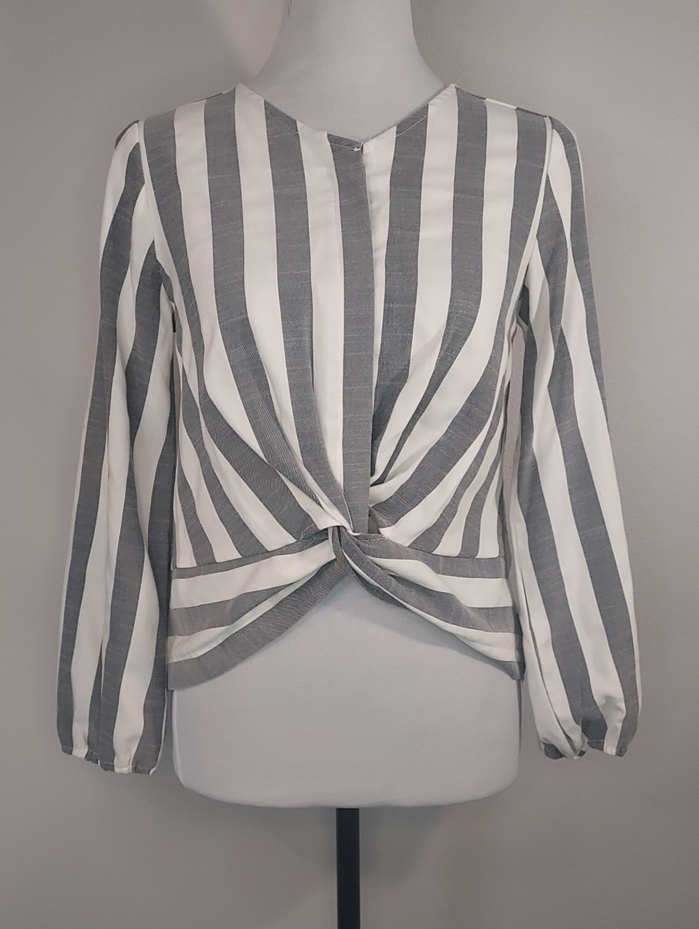 GB Girls Gray White Striped Twist-Front Blouse Juniors Size Large